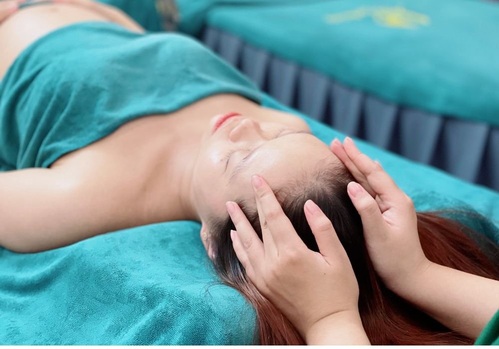 bau-goi-dau-duong-sinh-5 Những điều cần quan tâm khi bà bầu thực hiện gội đầu dưỡng sinh
