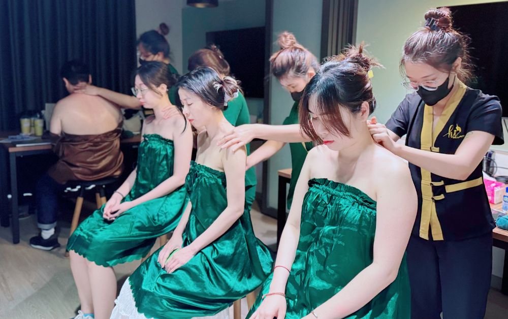 Hi Spa massage tại văn phòng công ty