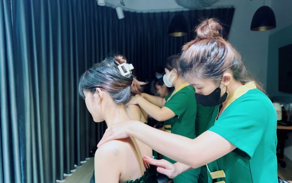 Hi Spa massage tại văn phòng công ty