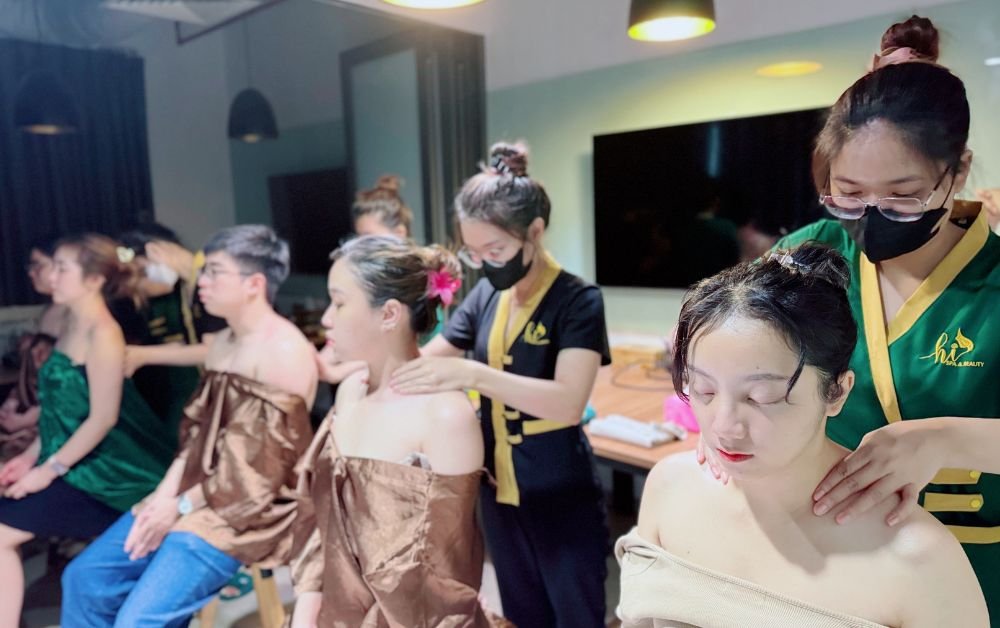 Hi Spa massage tại văn phòng công ty
