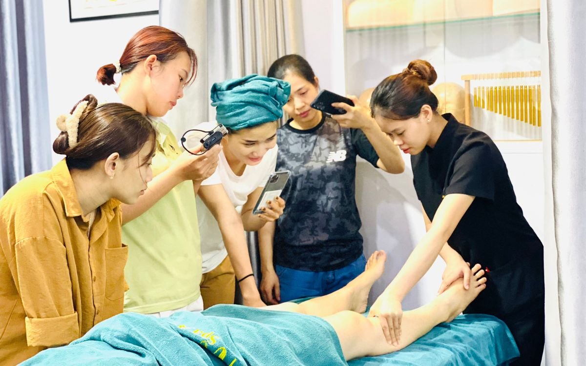 Khóa học massage chân